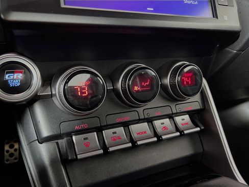 Used 2022 Toyota GR86 Premium image 16