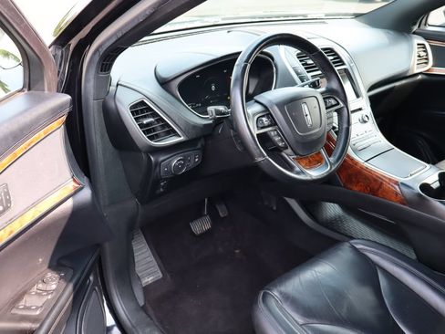 Used 2019 Lincoln Nautilus Select AWD/4WD image 4