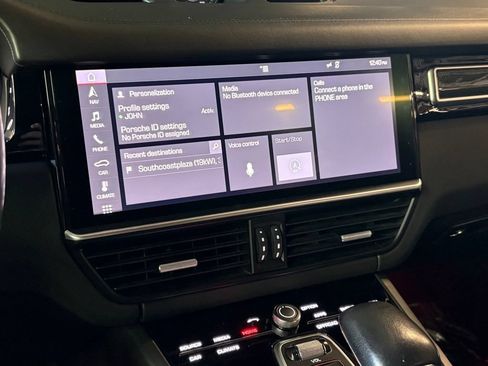 Used 2019 Porsche Cayenne Turbo AWD/4WD image 30