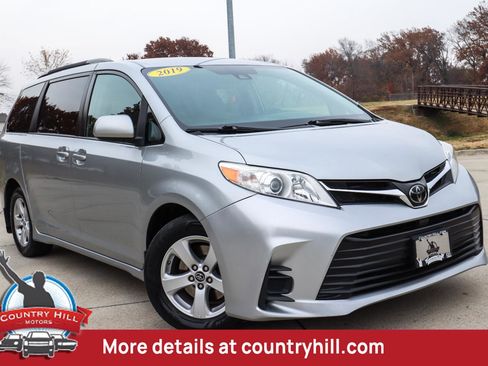 Used 2019 Toyota Sienna LE image 1