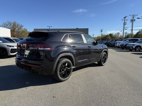 New 2026 Volkswagen Atlas Cross Sport SEL R-Line image 3