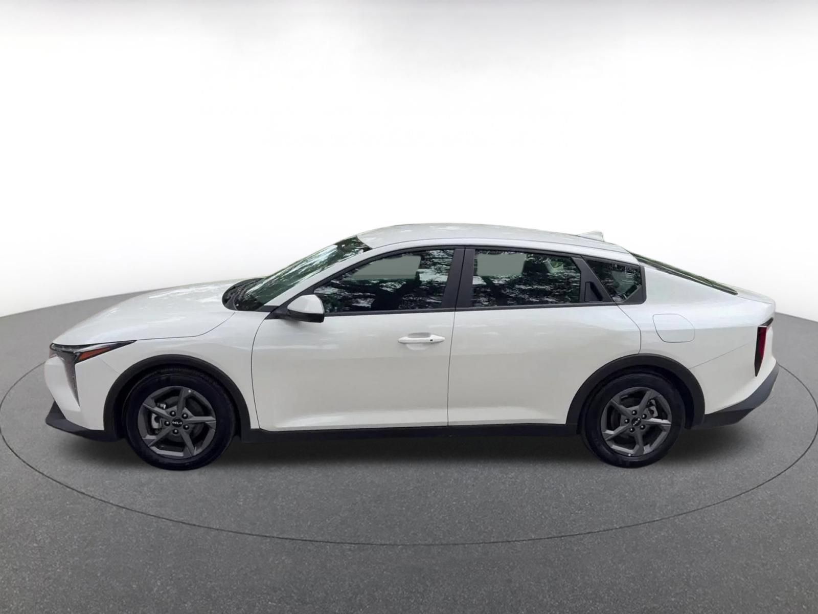 Used 2025 Kia K4 FWD image 8