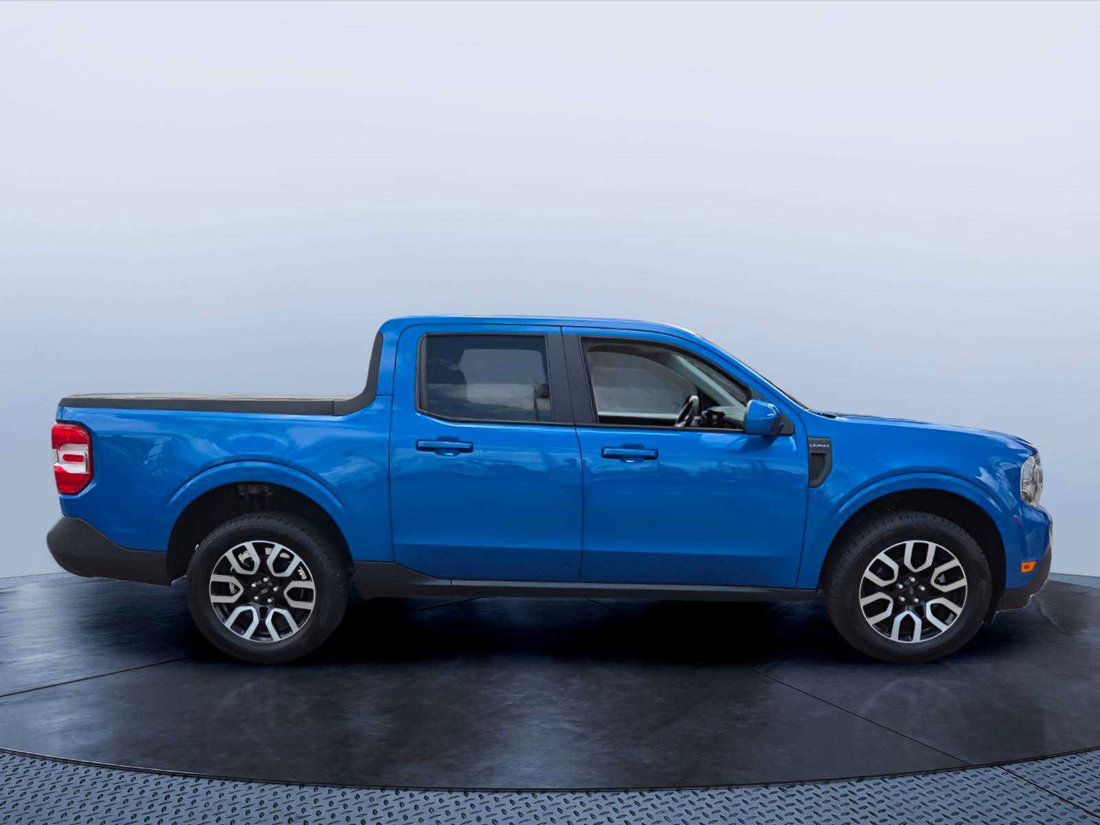 Used 2022 Ford Maverick Lariat FWD image 3