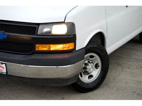 Used 2019 Chevrolet Express 2500 w/ Driver Convenience Package RWD image 9