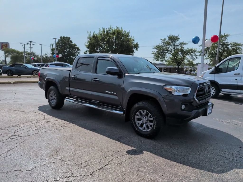 Used 2019 Toyota Tacoma SR5 AWD/4WD image 4