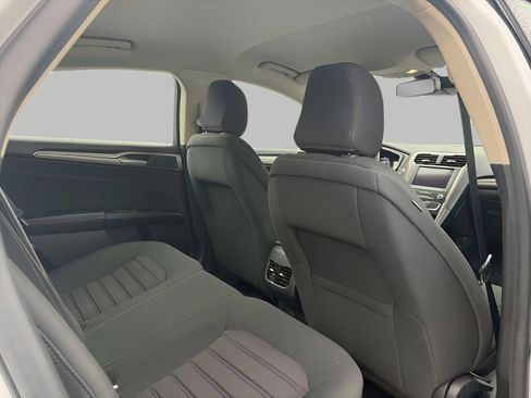 Certified 2020 Ford Fusion SE image 10