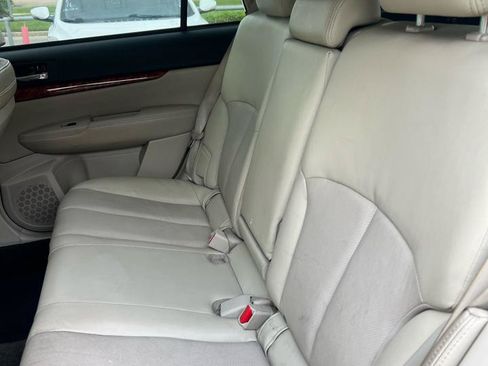 Used 2012 Subaru Outback 2.5i Limited w/ Moonroof Pkg AWD/4WD image 8