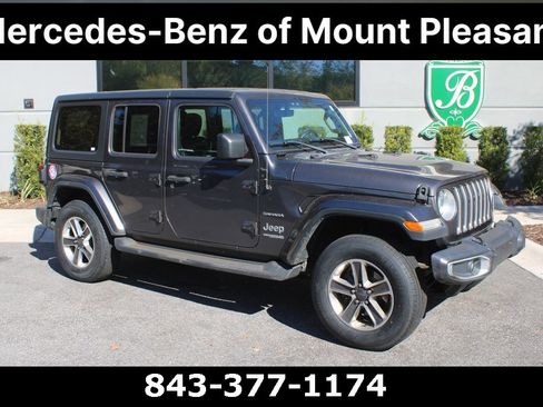 Used 2018 Jeep Wrangler Unlimited Sahara image 2