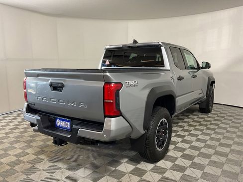 Used 2024 Toyota Tacoma 4x4 Double Cab image 8