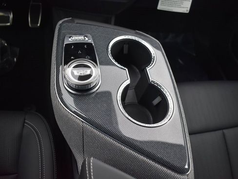 New 2026 Cadillac Optiq Sport 2 image 25