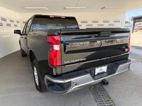Used 2023 Chevrolet Silverado 1500 LT AWD/4WD image 2