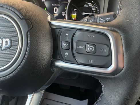 Used 2025 Jeep Wrangler Sahara 4xe image 29