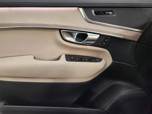 New 2026 Volvo XC90 B6 Plus w/ Protection Package Premier image 24