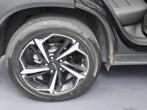 Used 2023 Chevrolet TrailBlazer RS w/ Sun and Liftgate Package FWD image 37