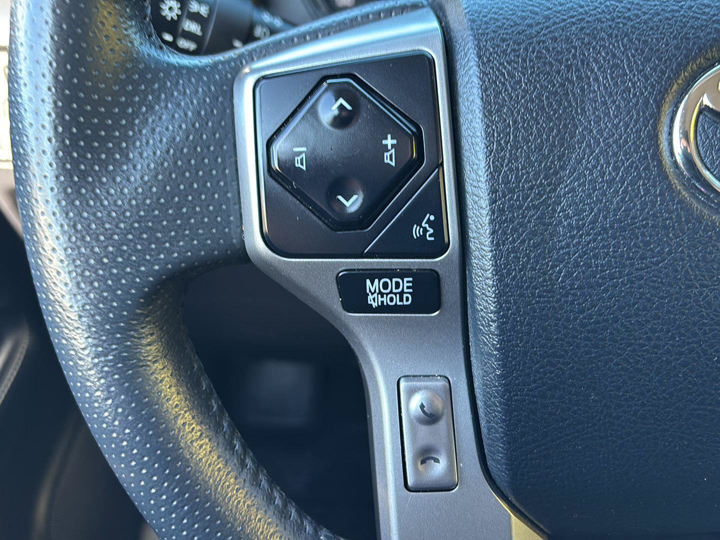 Used 2022 Toyota 4Runner SR5 AWD/4WD image 27