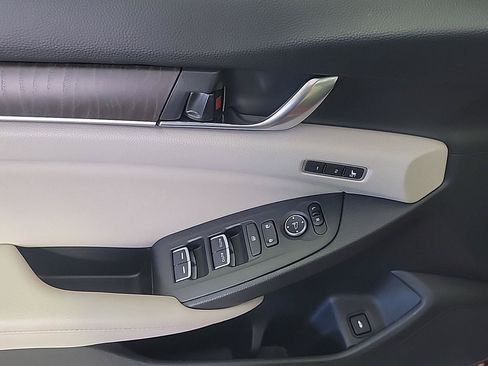 Certified 2019 Honda Accord EX-L image 35