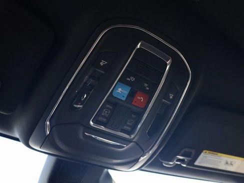 Used 2024 Jeep Grand Cherokee Laredo X image 22