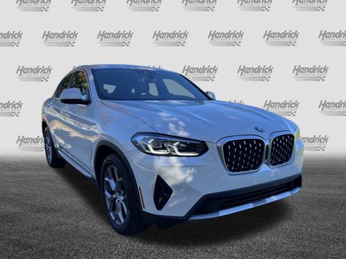Used 2024 BMW X4 xDrive30i w/ Premium Package image 2