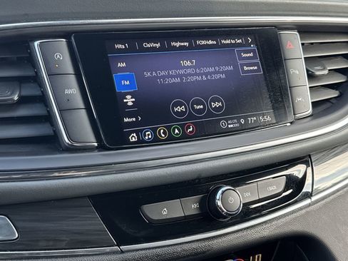 Used 2024 Buick Enclave Premium image 23