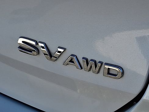 Used 2018 Nissan Rogue SV image 32