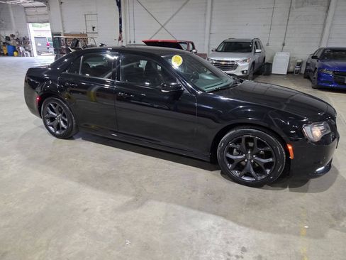 Used 2021 Chrysler 300 S RWD image 17