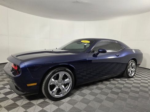 Used 2013 Dodge Challenger R/T Plus image 8