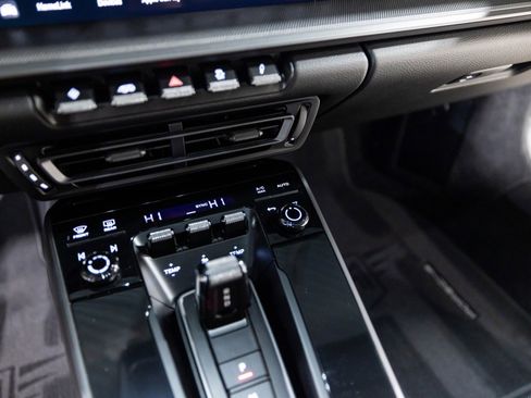 Used 2022 Porsche 911 Carrera image 44