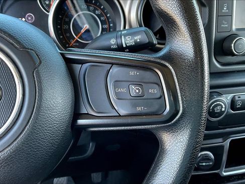 Used 2020 Jeep Gladiator Sport AWD/4WD image 11