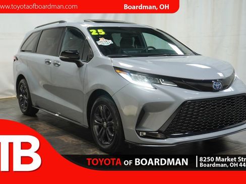 Used 2025 Toyota Sienna XSE w/ XSE Premium Package AWD/4WD image 1