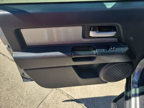 Used 2012 Toyota FJ Cruiser 2WD w/ Upgrade Pkg image 13