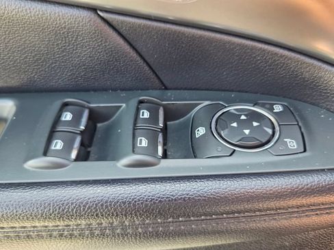 Used 2018 Ford Explorer XLT w/ Equipment Group 202A AWD/4WD image 32
