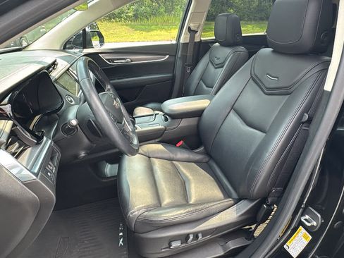 Certified 2018 Cadillac XT5 Luxury w/ Driver Awareness Package FWD image 8