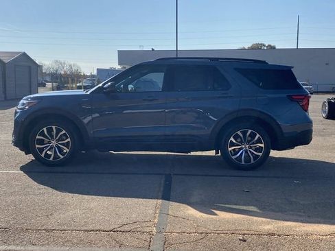 New 2026 Ford Explorer ST-Line image 5