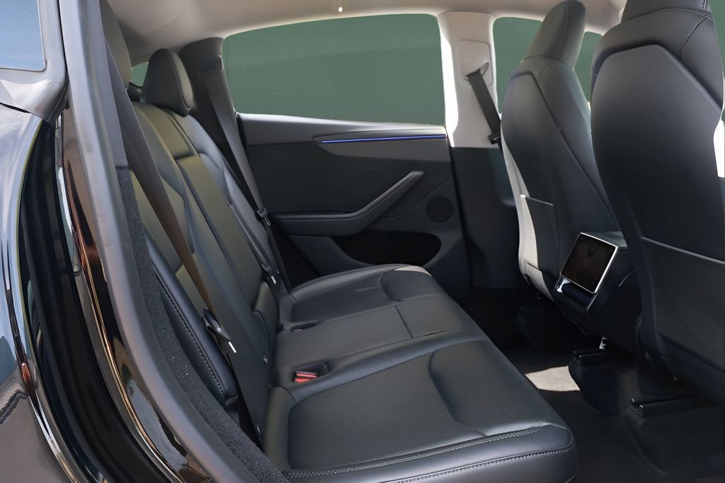 Used 2026 Tesla Model Y Long Range RWD image 24