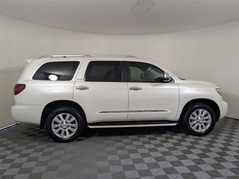 Used 2018 Toyota Sequoia Platinum image 5