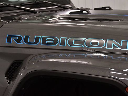 Used 2023 Jeep Wrangler Unlimited Rubicon 4xe w/ Cold Weather Group AWD/4WD image 10