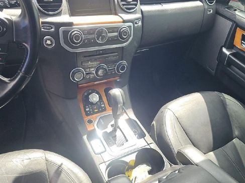 Used 2011 Land Rover LR4 HSE image 4