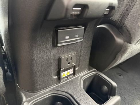 Used 2026 Jeep Wrangler Unlimited Sahara AWD/4WD image 19