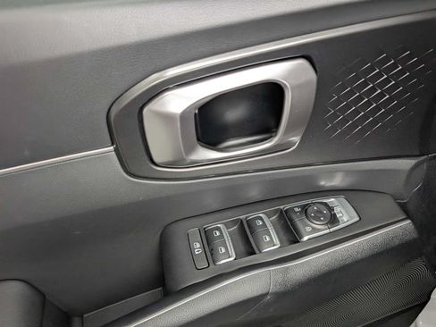 Used 2025 Kia Sorento S AWD/4WD image 41