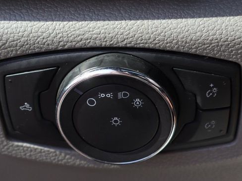 Used 2022 Ford F250 XL w/ Power Equipment Group image 25