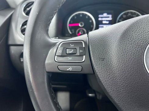 Used 2015 Volkswagen Tiguan SE image 10