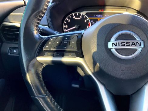 Used 2022 Nissan Altima 2.5 SV w/ SV Premium Package image 23