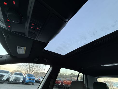 Used 2011 Volkswagen GTI 4-Door image 31