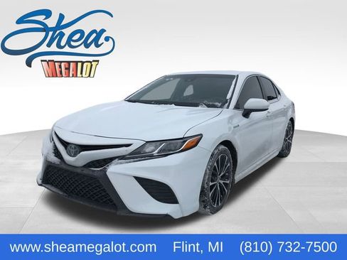 Used 2019 Toyota Camry SE image 1