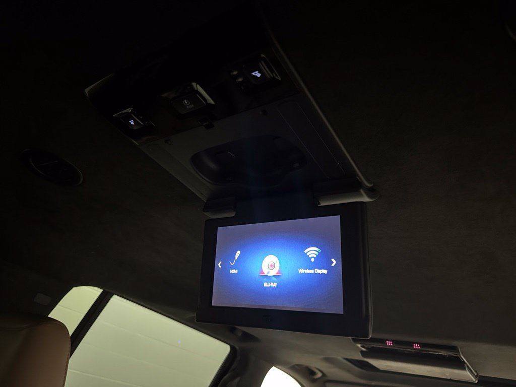 Used 2018 Cadillac Escalade ESV Platinum AWD/4WD image 70