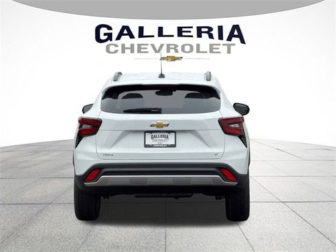 New 2026 Chevrolet Trax LT image 6