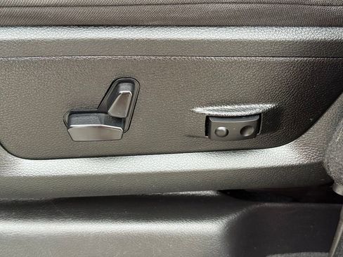 Used 2024 RAM 2500 Big Horn w/ Bed Utility Group AWD/4WD image 15