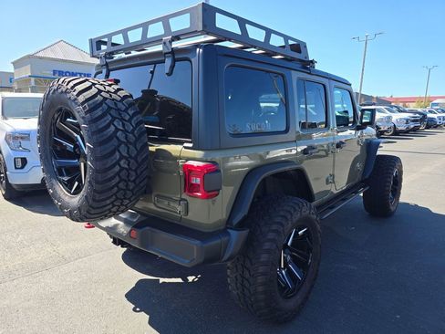 Used 2025 Jeep Wrangler Unlimited Rubicon AWD/4WD image 3
