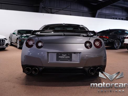 Used 2014 Nissan GT-R Black Edition image 6