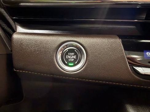 Used 2023 Cadillac Escalade ESV Premium Luxury w/ Performance Package AWD/4WD image 52